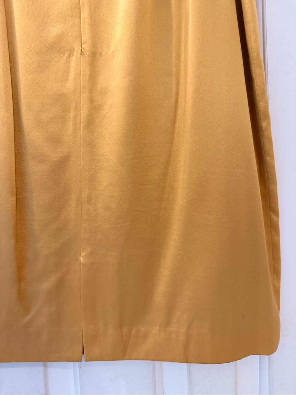 AKA New York Golden Silk Straight Skirt, Fully Lined, Back zip, Elegant! Sz 8 - Picture 9 of 15